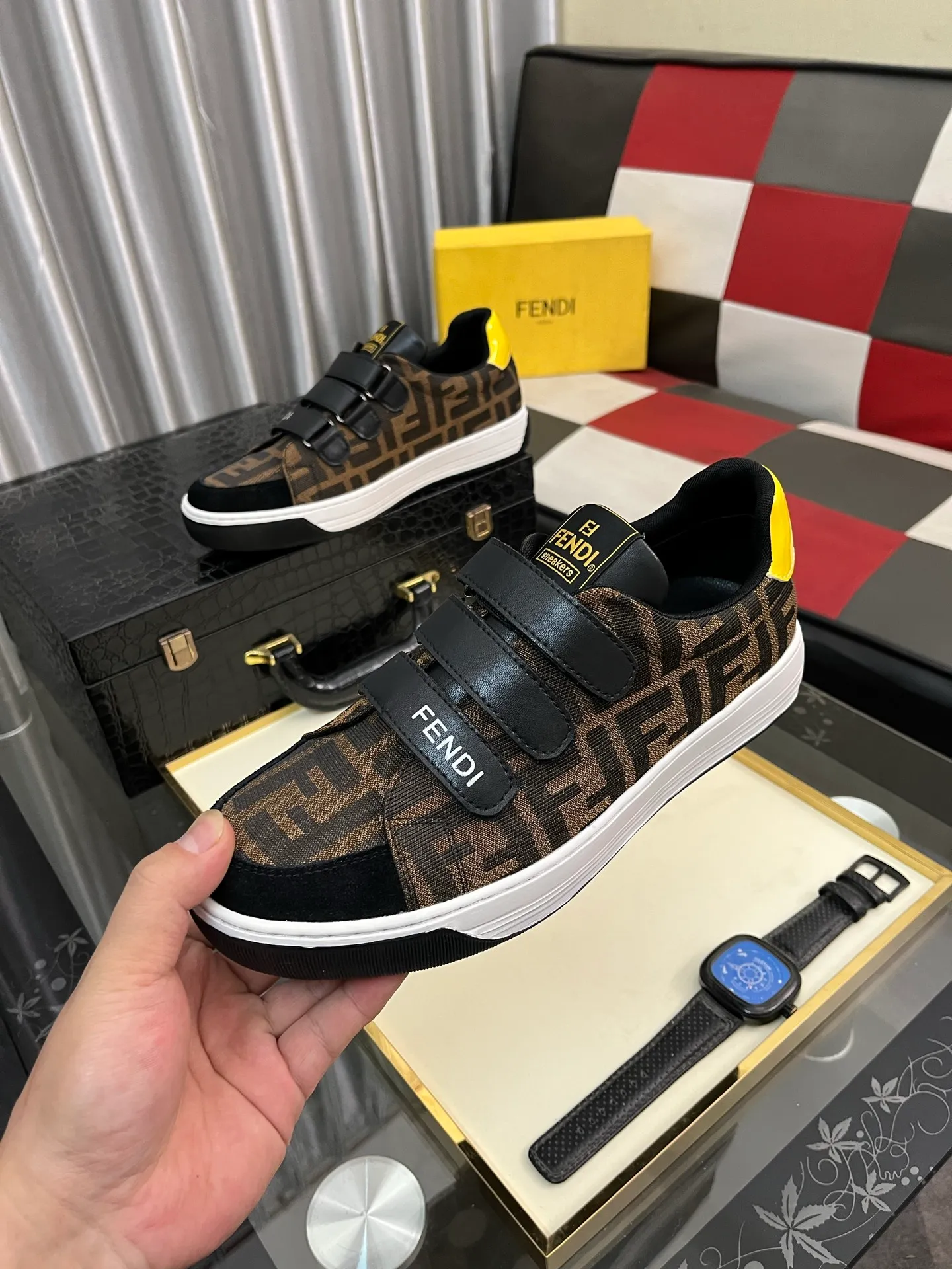 Men's Men's Shoes💰420⌚️⌚️[Fendi] Fendi's latest casual shoes for men! Available at counters simultaneously! A one-to-one replica of the original. The interior is made of top-grade sheepskin, and the original factory-supplied rubber outsole is used. Leading new fashion concepts. Matching code: 38-443️⃣Colors available